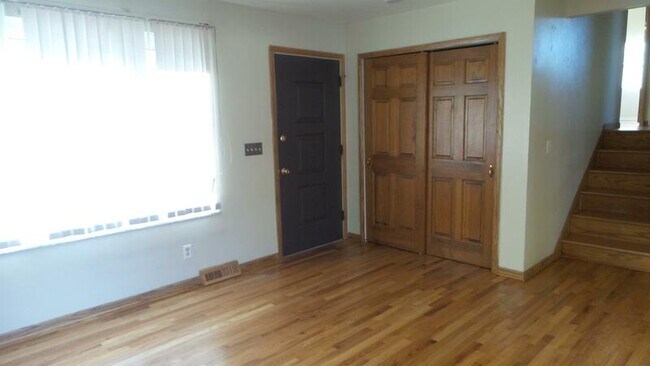 Foto del edificio - 324 Todd Ln