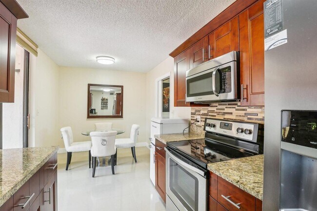 Foto del edificio - 7153 Promenade Dr