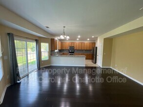 Building Photo - 9309 Seamill Rd