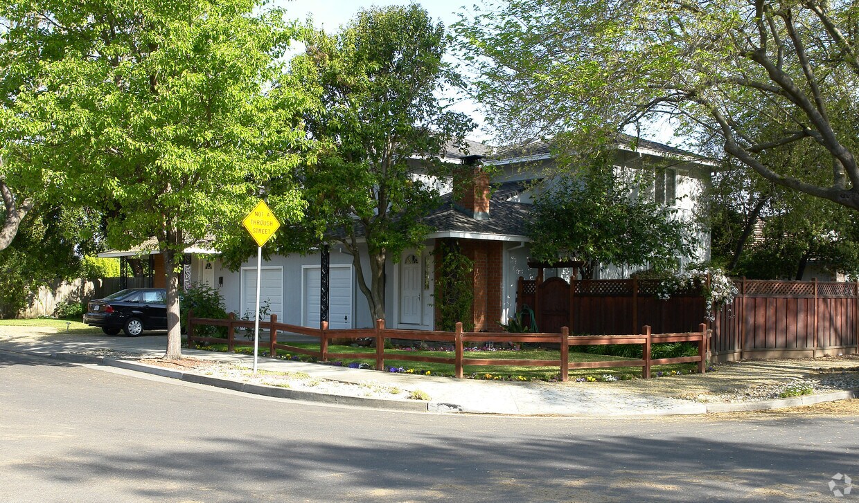 Building Photo - 85 Wheeler St