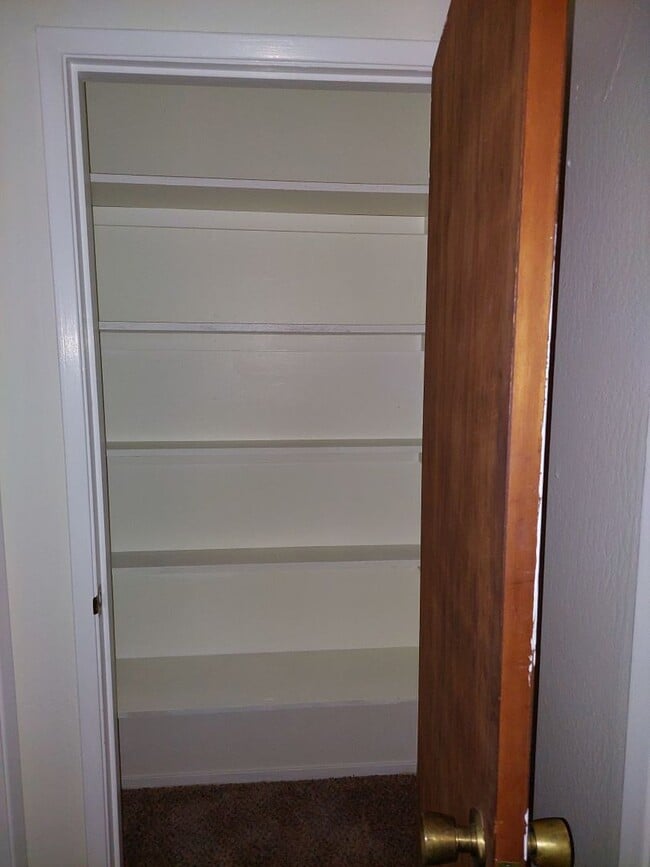 Building Photo - 746 Anita Dr