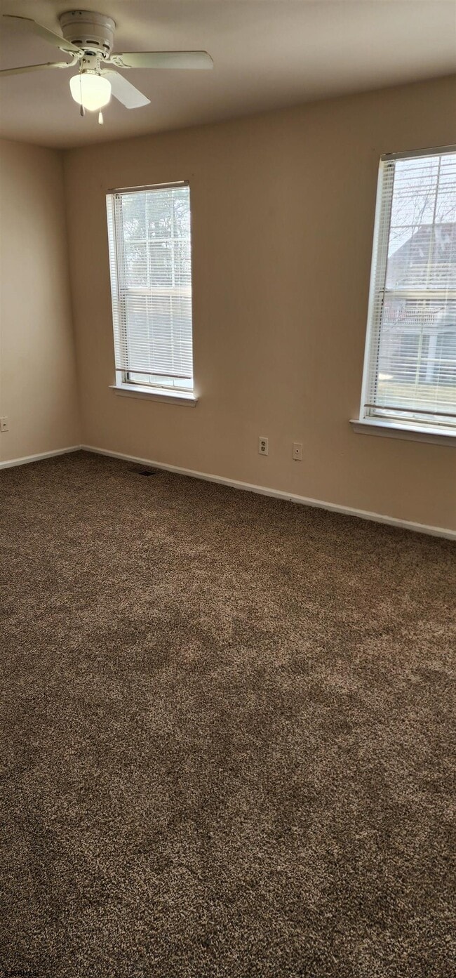Building Photo - 4950 Rosebay Pl