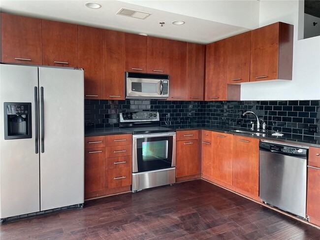 Foto del edificio - 3324 Peachtree Rd NE