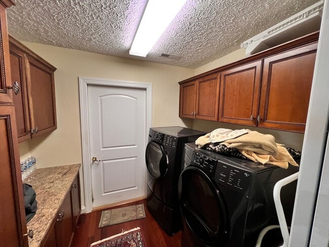 Building Photo - Stunning Three bedroom Villa in The Villas at Peppers Ferry – A Must-See!
