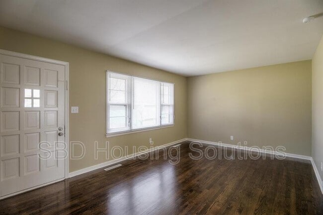 Building Photo - 6811 E 98th Terrace