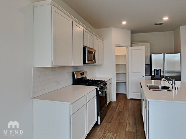 Foto del edificio - 7900 Green Heron Dr
