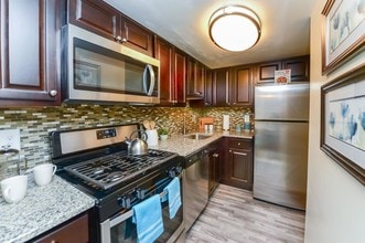 Sherwood Crossing Apartments and Townhomes Photo
