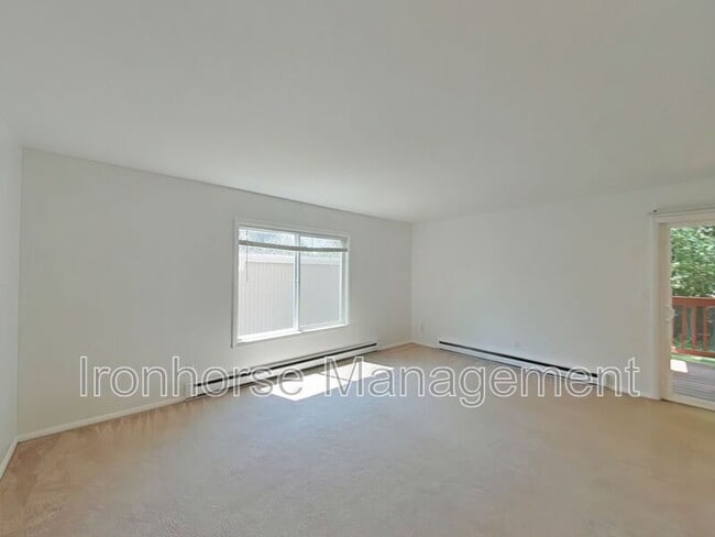 Building Photo - 515 S 15th Ave