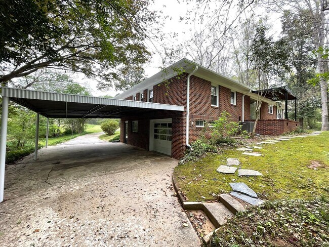 Foto del edificio - 1605 Cherokee Rd