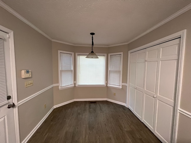 Foto del edificio - 6837 St Julian Way