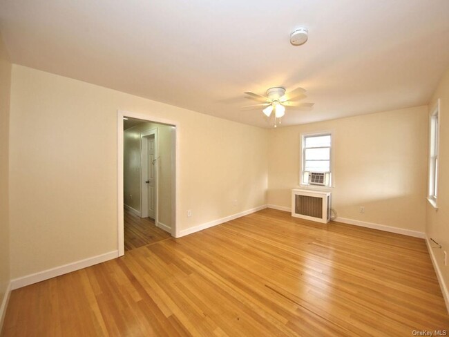 Building Photo - 223 S Ridge St
