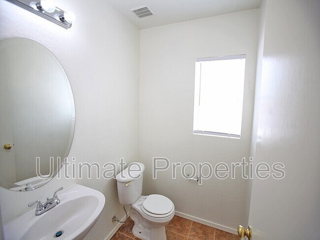 Foto del edificio - 22801 W Yavapai St