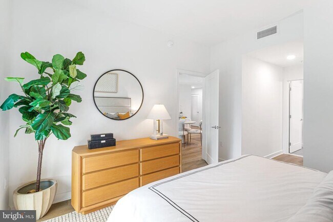 Foto del edificio - 5400 McGrath Blvd