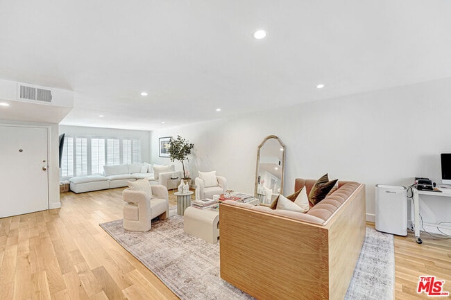 Foto del edificio - 339 N Oakhurst Dr