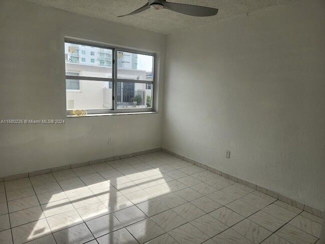 Foto del edificio - 5505 NW 7th St