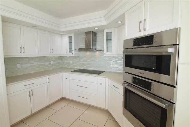 Building Photo - 988 Blvd of the Arts