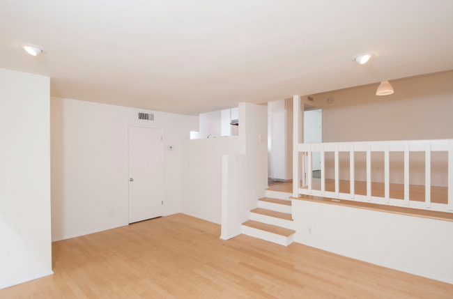 Building Photo - 4111 Tujunga Ave