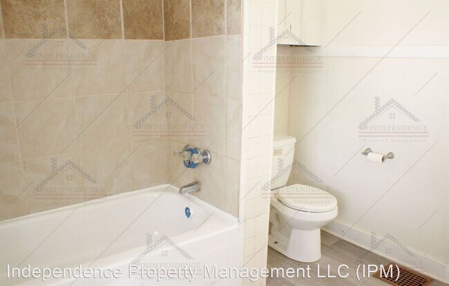 Building Photo - 3 br, 1.5 bath House - 2600 Wayne Ave