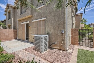 Building Photo - 25 Red Oak Canyon St