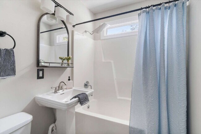 Foto del edificio - Cozy Living in the Heart of Wilson