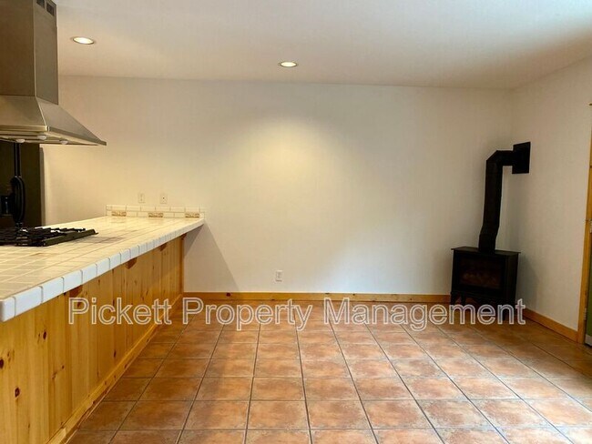 Foto del edificio - 4673 NW Walgren Dr
