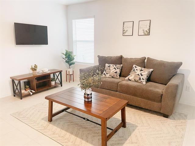 Building Photo - 136 Honeysuckle St