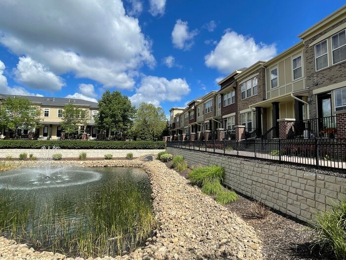 Foto principal - St Louis Park Town Home, 2 Car Heated Gara...