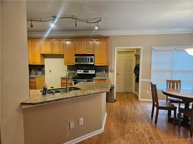 Building Photo - 2545 Cobble Creek Ln