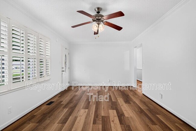 Foto del edificio - 9415 Glen Cross Dr