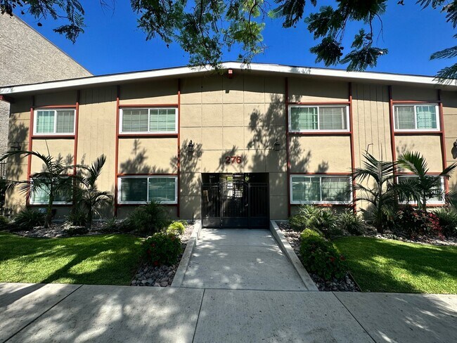 Foto del edificio - 276 S Sierra Madre Blvd
