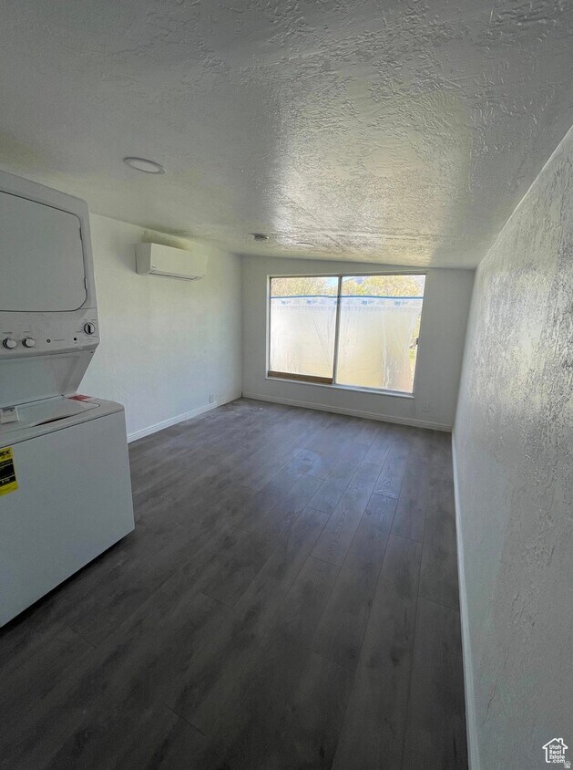 Foto del edificio - 2136 Monroe Blvd