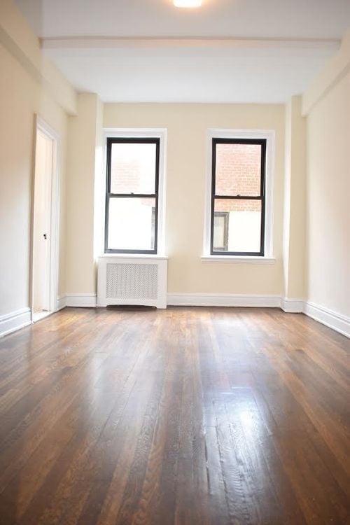 Primary Photo - 233 W 77th St