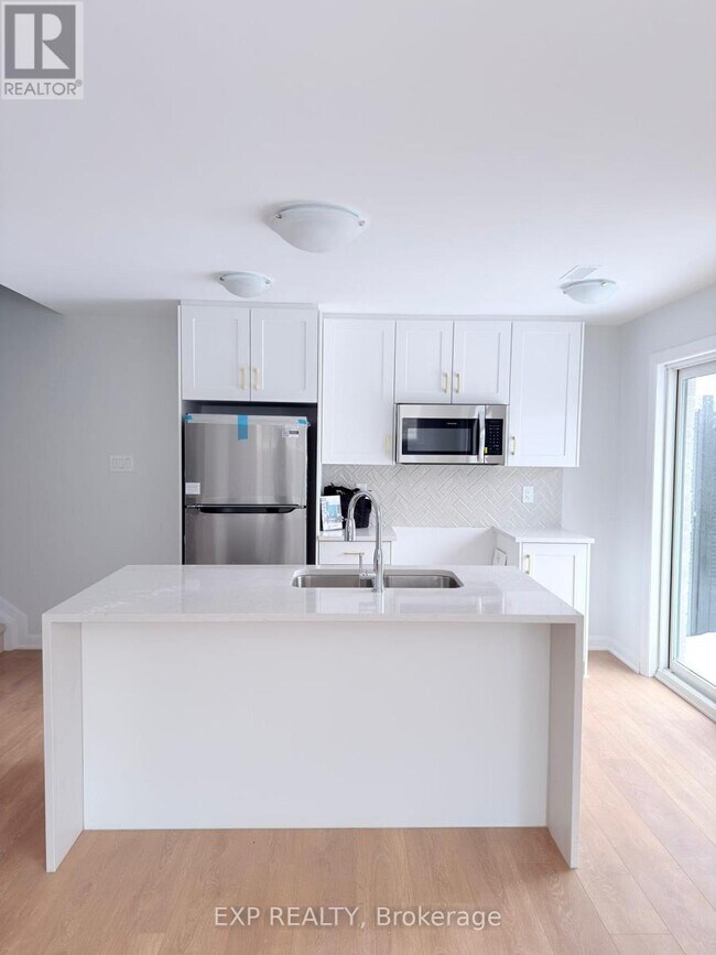 Building Photo - 1233 Creekway Private