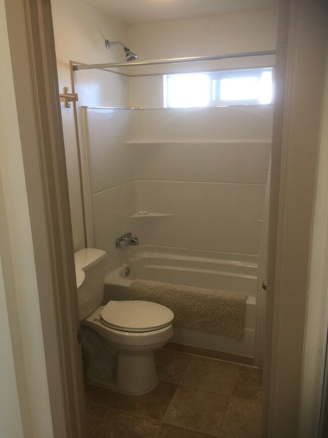 Foto del edificio - 1229 Parkhill Dr