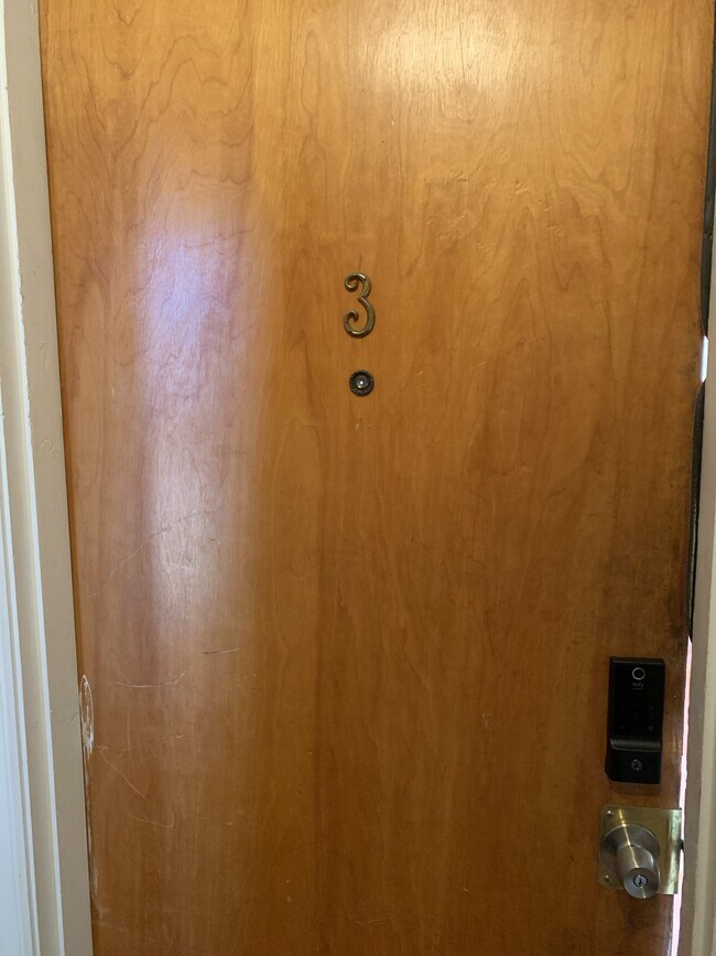 Foto del edificio - 3069 Glenmore Ave