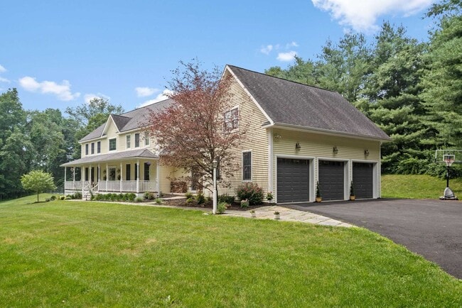 Building Photo - 37 Buck Dr