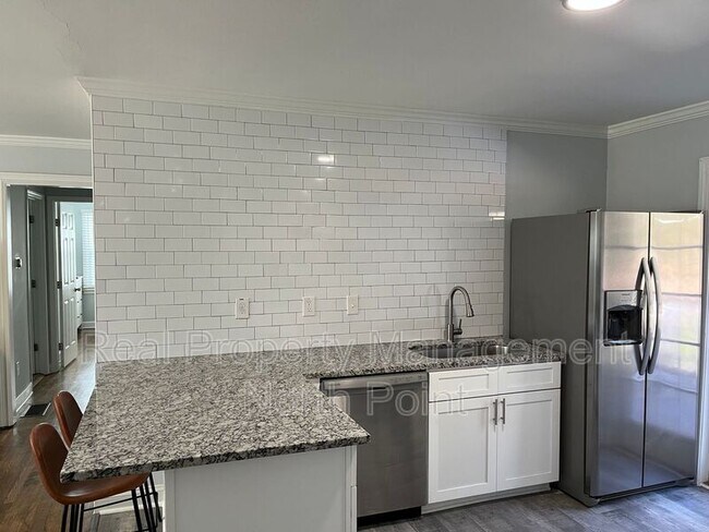 Foto del edificio - 2308 Brackett Rd
