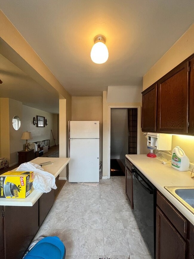 Building Photo - 8550 Oakleigh Rd