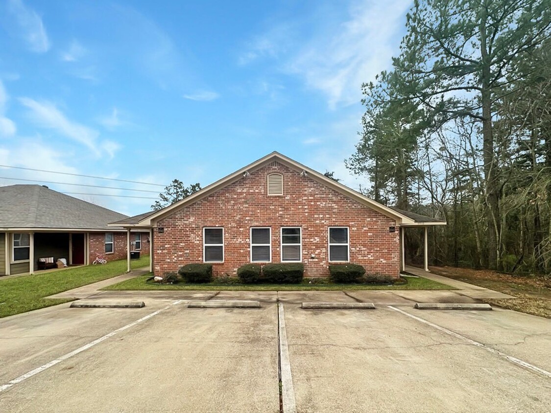 Primary Photo - 3 Bedroom 2 Bath Duplex at Mansion Creek i...