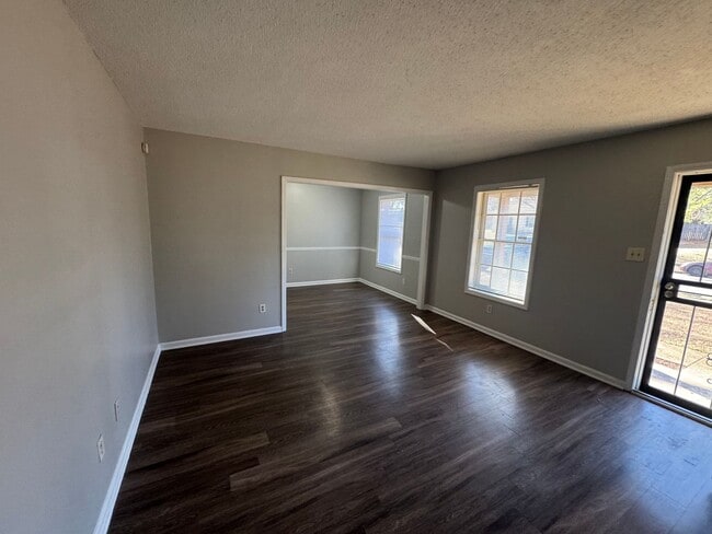 Building Photo - 3866 Castleman St