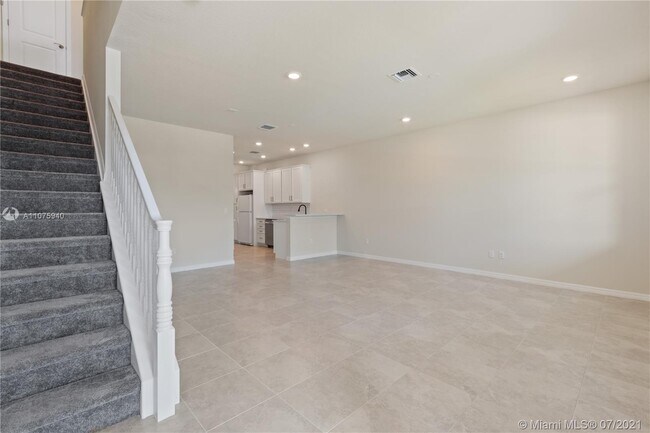 Building Photo - 1280  Eucalyptus Drive  2 Hollywood Fl 33019