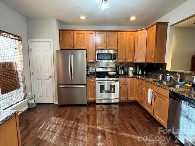 Foto del edificio - 280 W Bland St