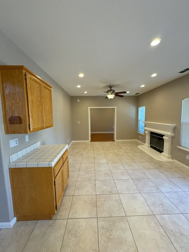 Foto del edificio - 4904 Brittany Ct