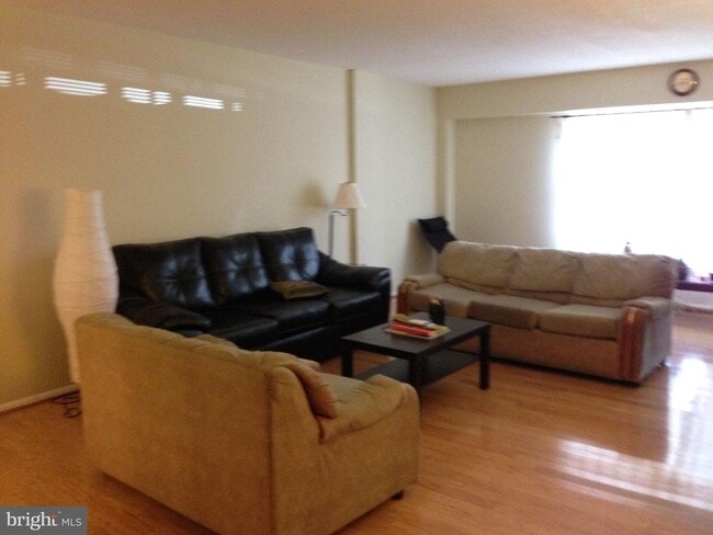 Building Photo - 7680 Tremayne Pl
