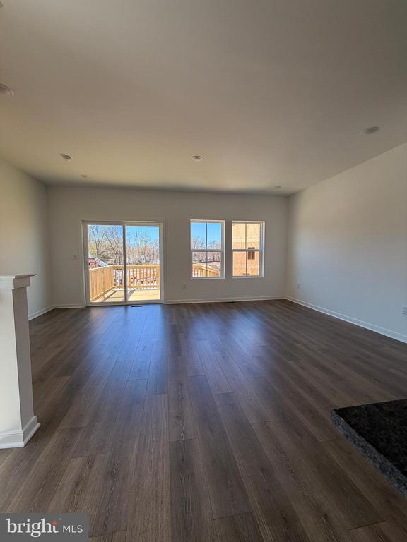 Foto del edificio - 46 Basswood St