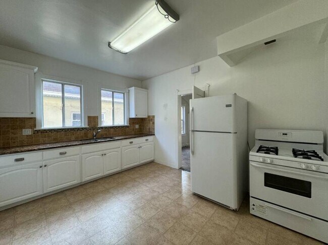 Foto del edificio - 2.0 bedroom in Los Angeles California 90048