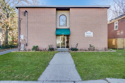 Building Photo - Shiawassee Apartments LLC (723 W Shiawassee, LLC)