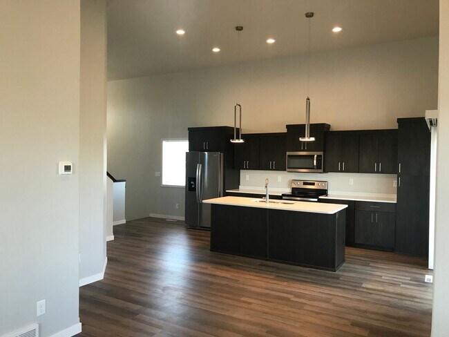 Foto del edificio - 4 bed 2.5 bath