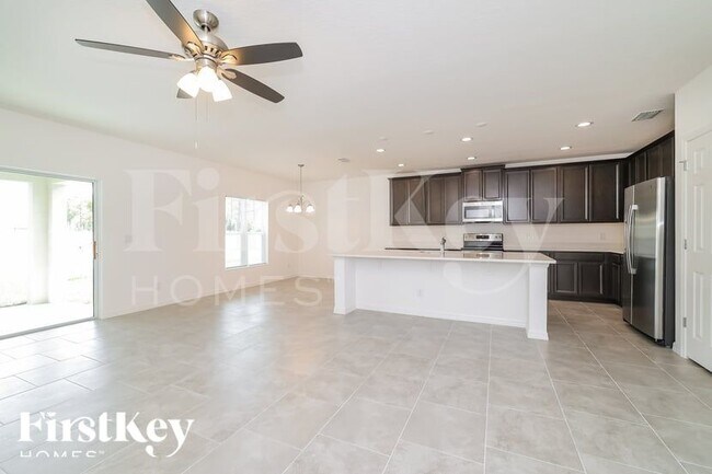 Foto del edificio - 888 Avenal Ln