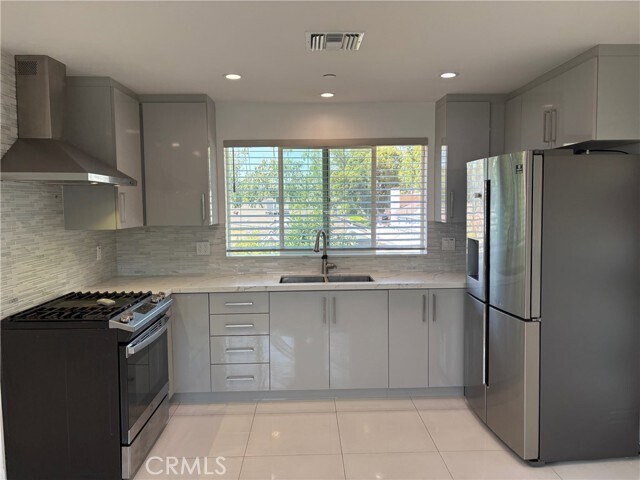 Foto del edificio - 1221 Irving Ave